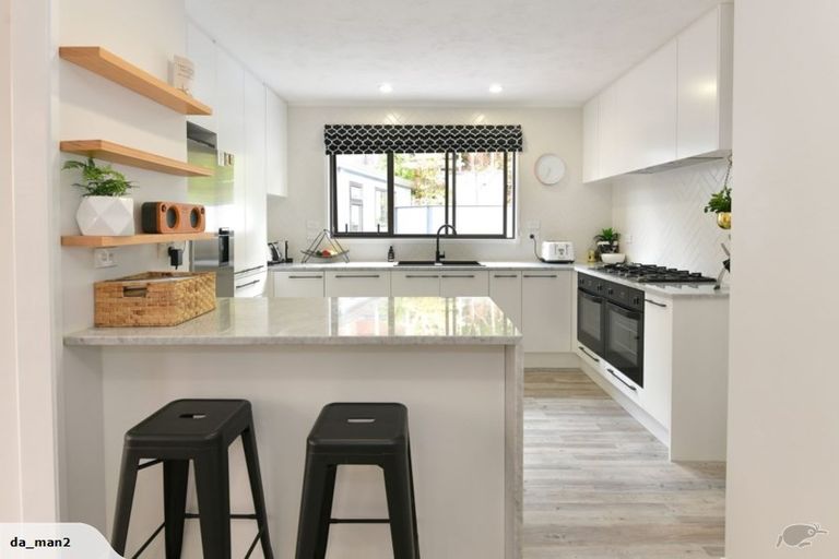 Photo of property in 1/14 Arkles Strand, Arkles Bay, Whangaparaoa, 0932