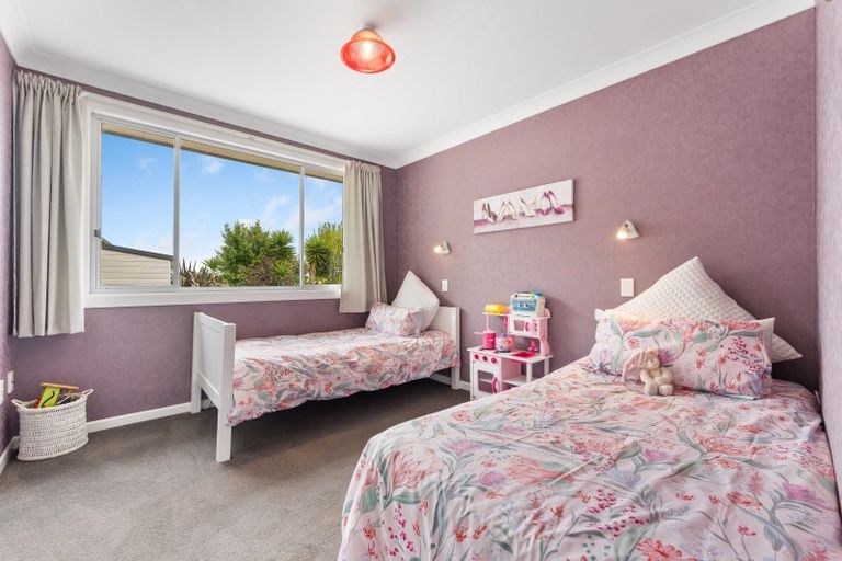 Photo of property in 178 Waikawa Beach Road, Manakau, Levin, 5573