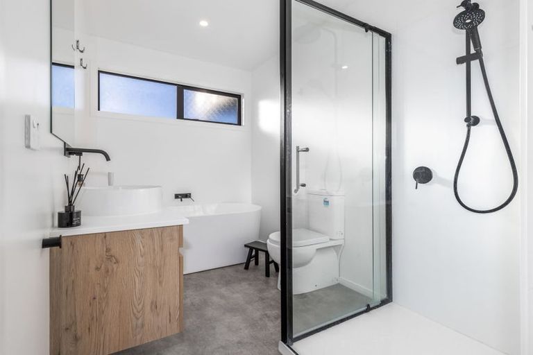 Photo of property in 86 Kotare Street, Waikanae, 5036