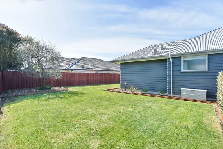 Photo of property in 14 Bancroft Place, Parklands, Christchurch, 8083