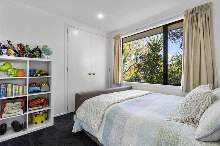 Photo of property in 264 Sunset Road, Windsor Park, Auckland, 0632