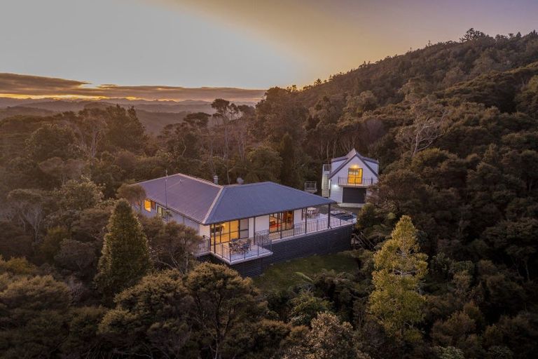 Photo of property in 595 Boat Harbour Road, Whenuakite, Whitianga, 3591