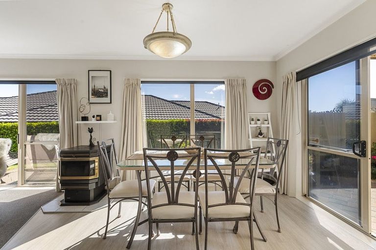 Photo of property in 6 Downing Place, Welcome Bay, Tauranga, 3112