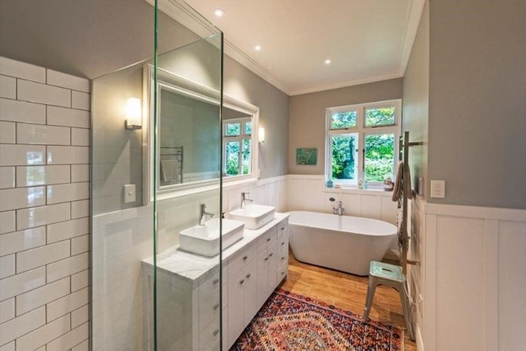 Photo of property in 102 Bolton Street, Kelburn, Wellington, 6012