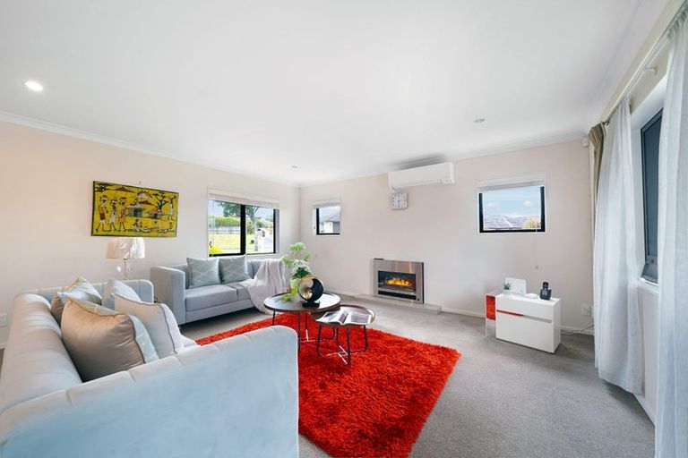 Photo of property in 5 Mcwhirters Farm Lane, Massey, Auckland, 0614