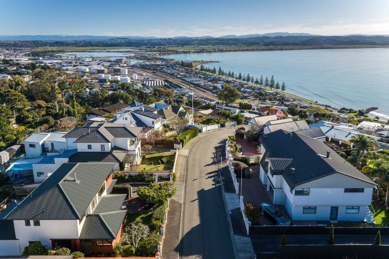 Photo of property in 123 Thompson Road, Bluff Hill, Napier, 4110