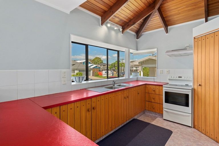 Photo of property in 14 Pitau Road, Mount Maunganui, 3116