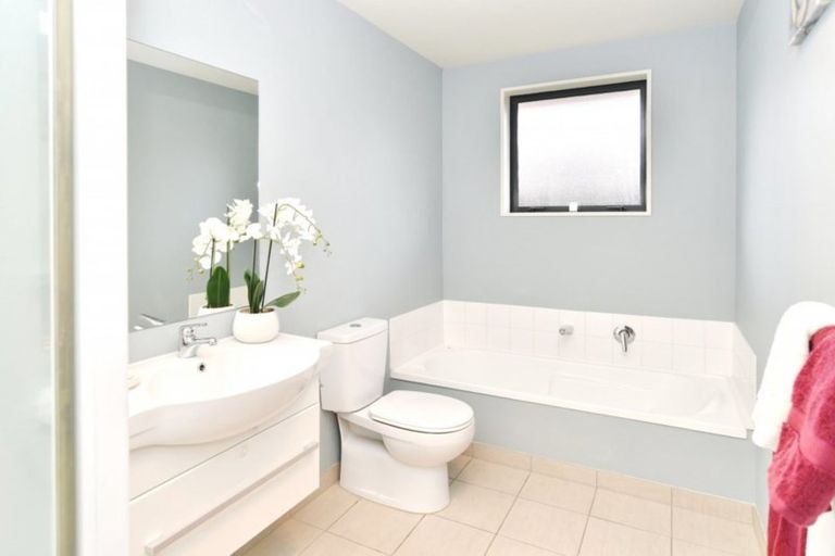 Photo of property in 29 Roberts Road, Hei Hei, Christchurch, 8042