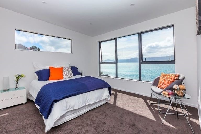 Photo of property in 67 Pretoria Road, Karaka Bays, Wellington, 6022