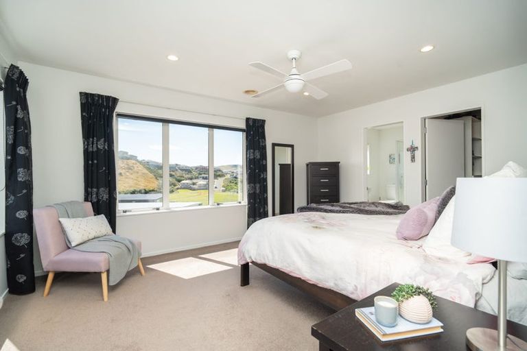 Photo of property in 58 Amesbury Drive, Churton Park, Wellington, 6037