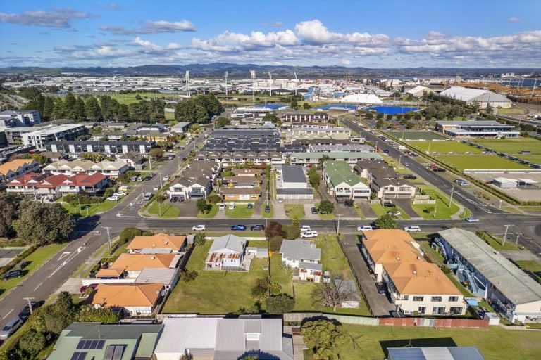 Photo of property in 14 Matai Street, Mount Maunganui, 3116
