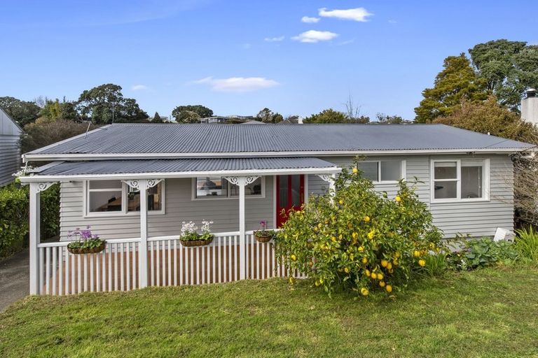 Photo of property in 18 Cassino Street, Bayswater, Auckland, 0622