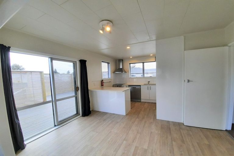 Photo of property in 44 Sunlands Drive, Manurewa, Auckland, 2102