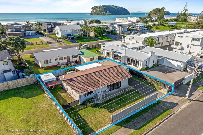 Photo of property in 408 Ocean Road, Whangamata, 3620
