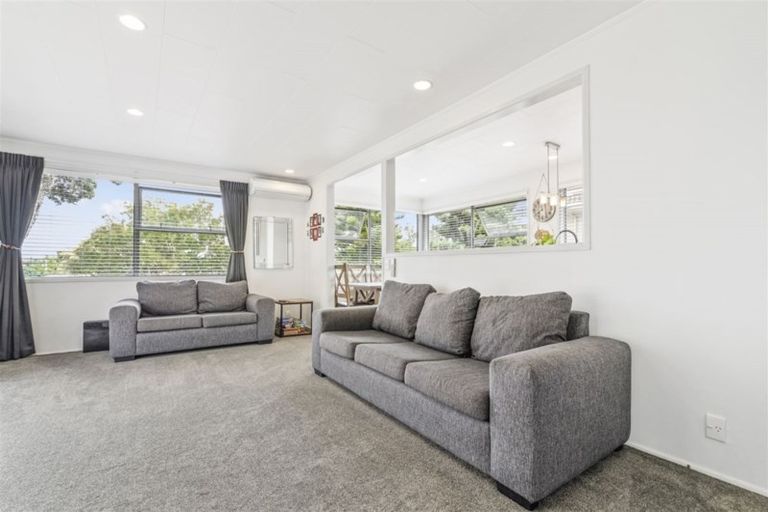Photo of property in 6 Yeoman Place, Howick, Auckland, 2014