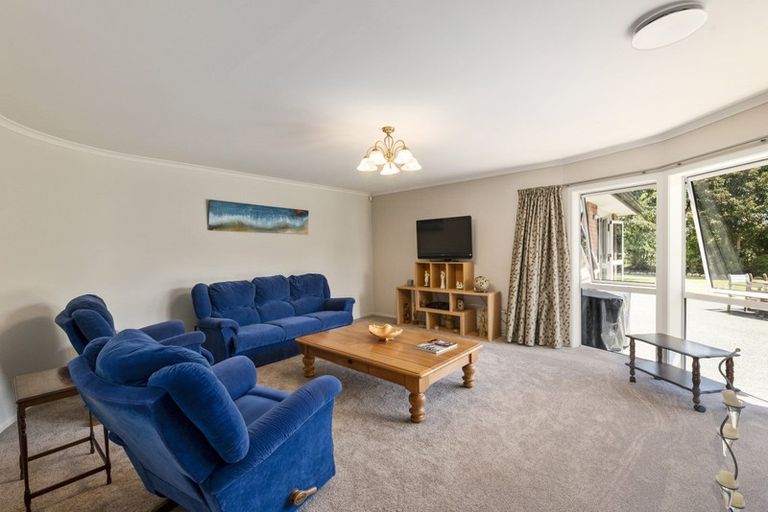Photo of property in 468 Tararua Road, Levin, 5571