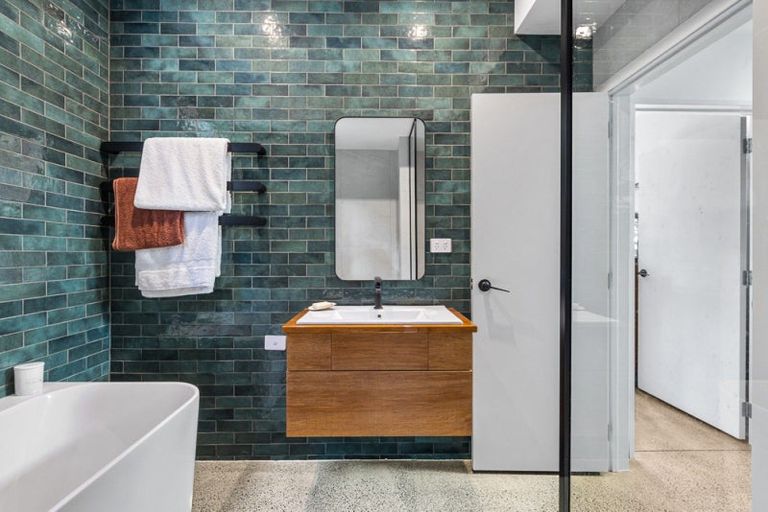 Photo of property in 23 Log Race Road, Piha, New Lynn, 0772