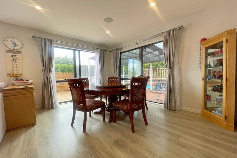 Photo of property in 10 Bounty Road, Long Bay, Auckland, 0630