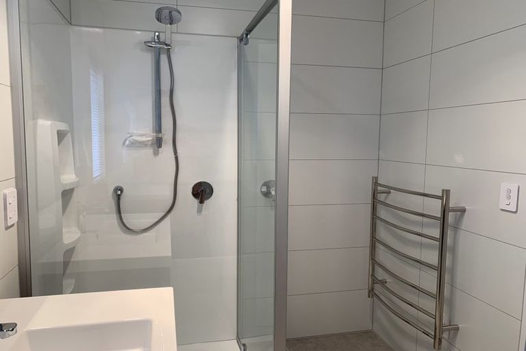 Photo of property in 10 Port Way, Rosehill, Papakura, 2113