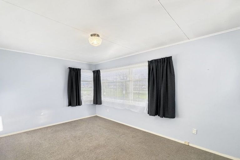 Photo of property in 216 Waddington Drive, Naenae, Lower Hutt, 5011