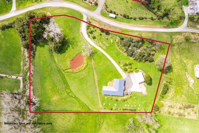 Photo of property in 20 Lupis Way, Kaiwaka, 0573