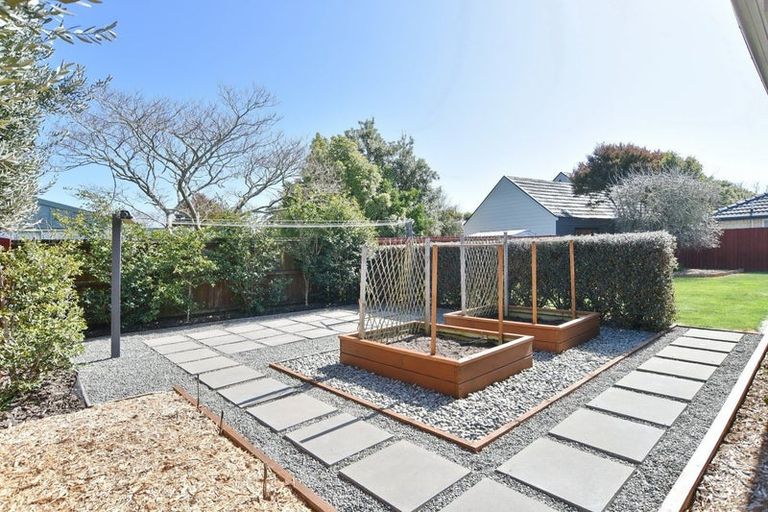 Photo of property in 14 Bancroft Place, Parklands, Christchurch, 8083