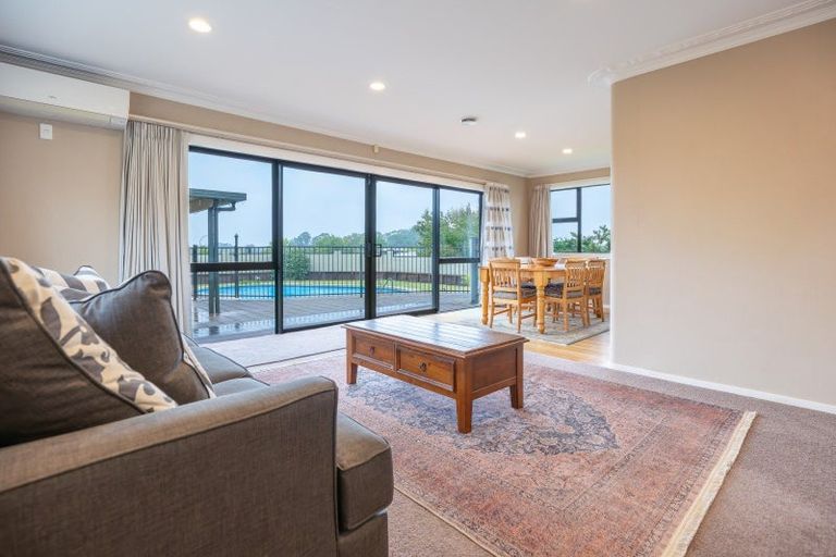 Photo of property in 6 Resthill Crescent, Glenview, Hamilton, 3206