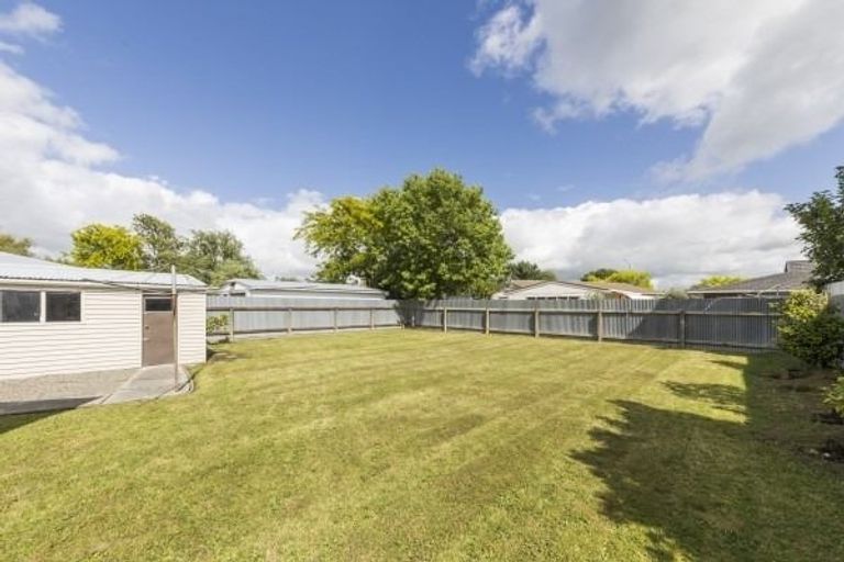 Photo of property in 10 Catlins Crescent, Milson, Palmerston North, 4414