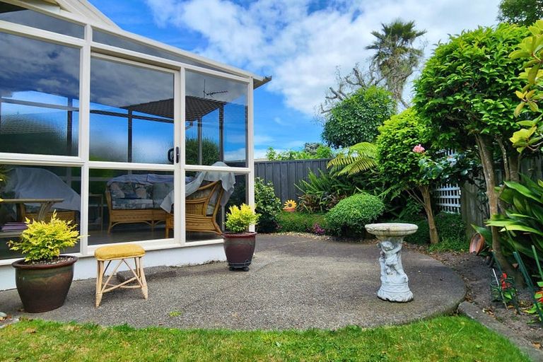 Photo of property in 17 Rosberg Place, Mount Maunganui, 3116