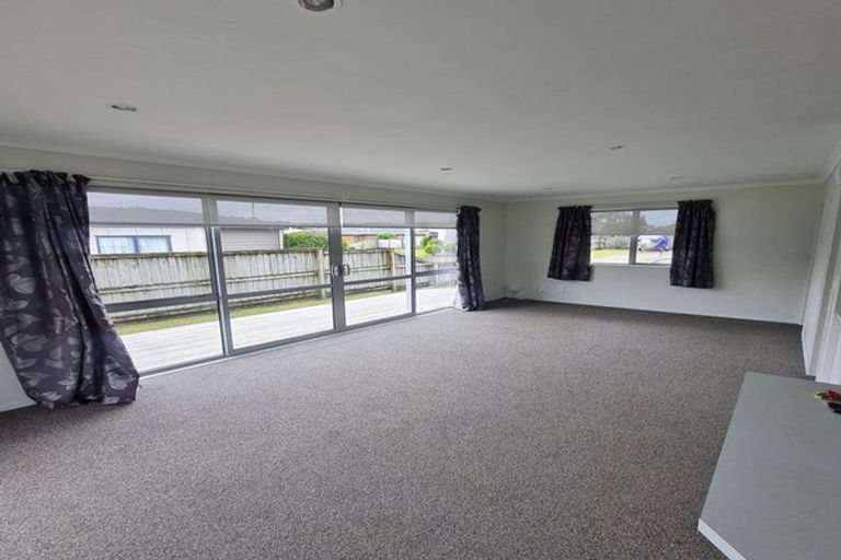 Photo of property in 8 Wells Place, Whitianga, 3510