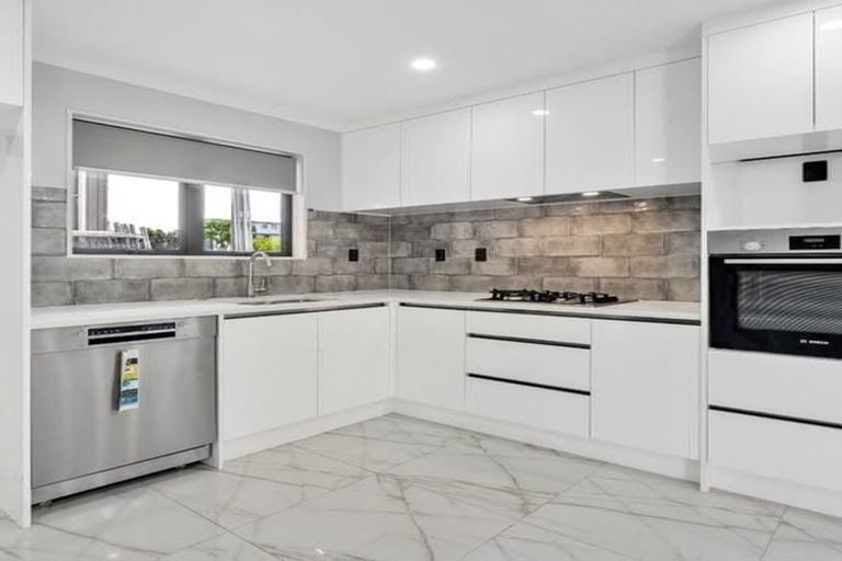 Photo of property in 147c Bucklands Beach Road, Bucklands Beach, Auckland, 2012