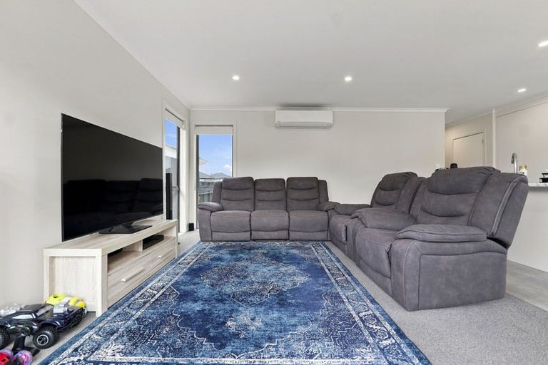 Photo of property in 6 Salers Lane, Papamoa, 3118