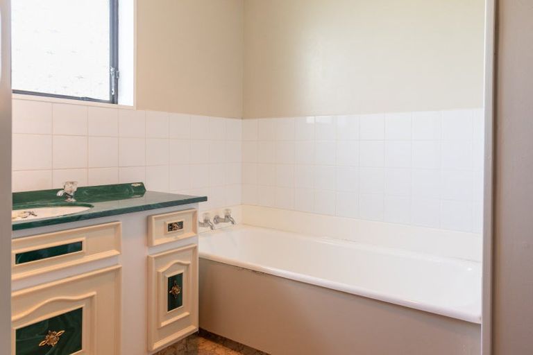 Photo of property in 13 Victoria Avenue, Dannevirke, 4930