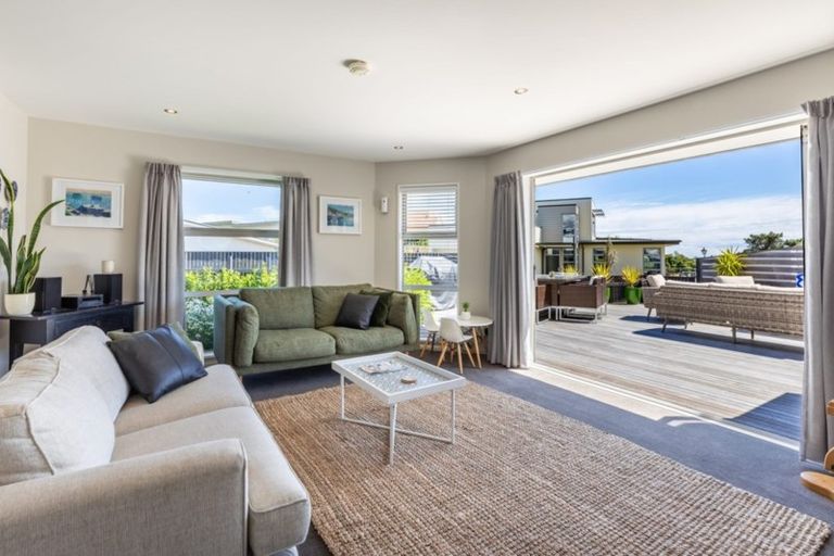 Photo of property in 16 Istana Place, Britannia Heights, Nelson, 7010