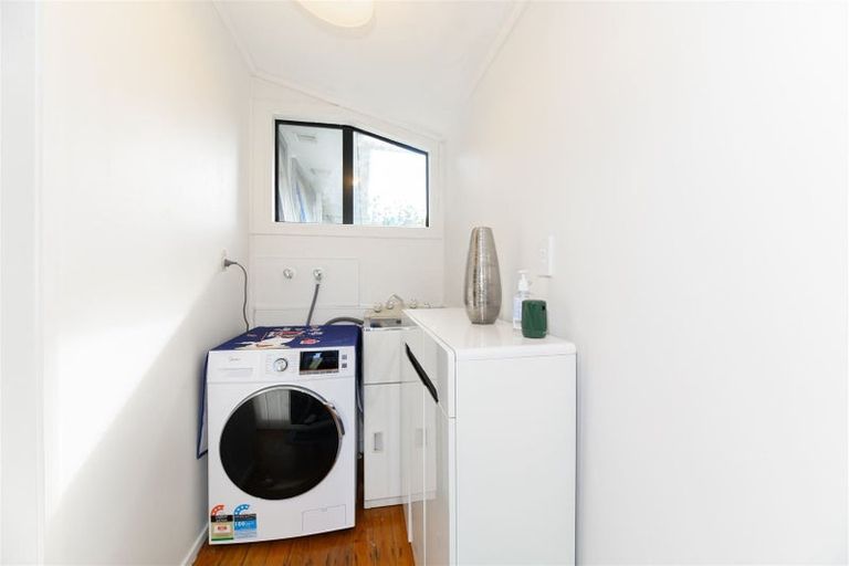 Photo of property in 1/41 Domain Road, Glenfield, Auckland, 0629