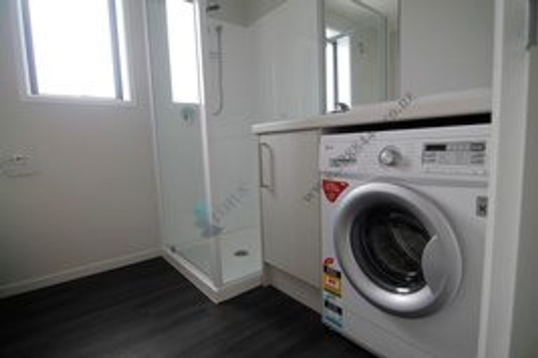 Photo of property in 104 Bowhill Road, New Brighton, Christchurch, 8083