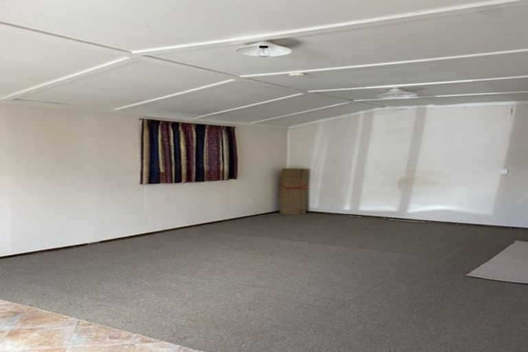 Photo of property in 17 Ellen Street, Manurewa East, Auckland, 2102