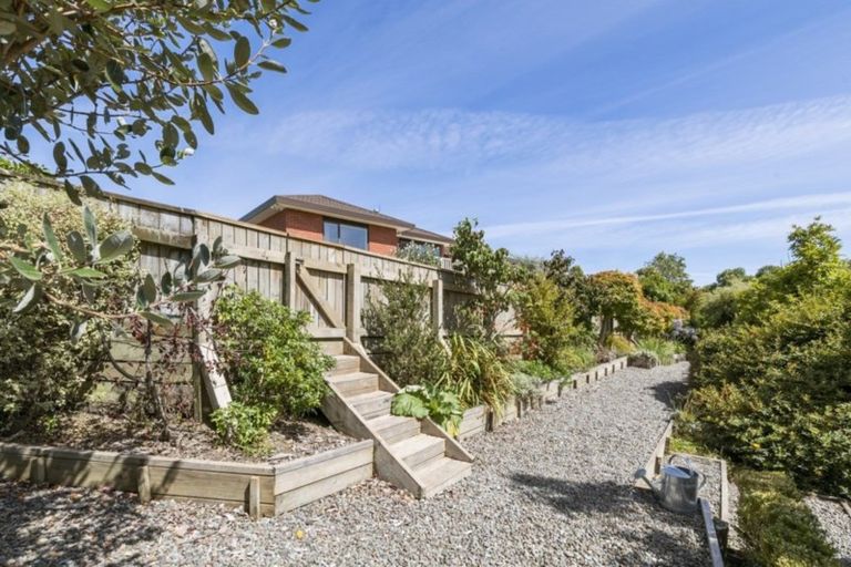 Photo of property in 11 Greenwood Place, Fitzherbert, Palmerston North, 4410
