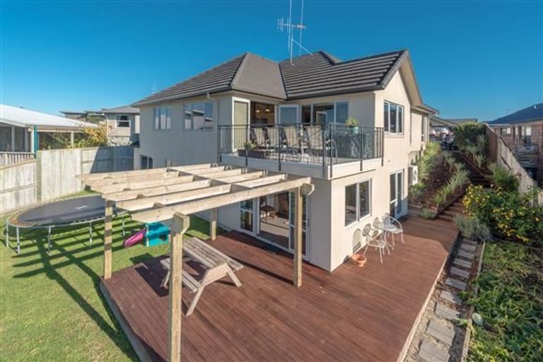 Photo of property in 48 Coleraine Drive, Rototuna, Hamilton, 3210