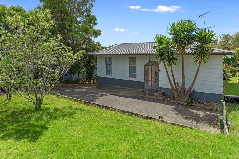 Photo of property in 1/57 Aeroview Drive, Beach Haven, Auckland, 0626