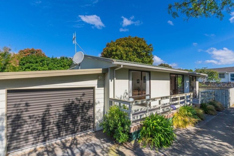 Photo of property in 10a Poplar Avenue, Raumati South, Paraparaumu, 5032