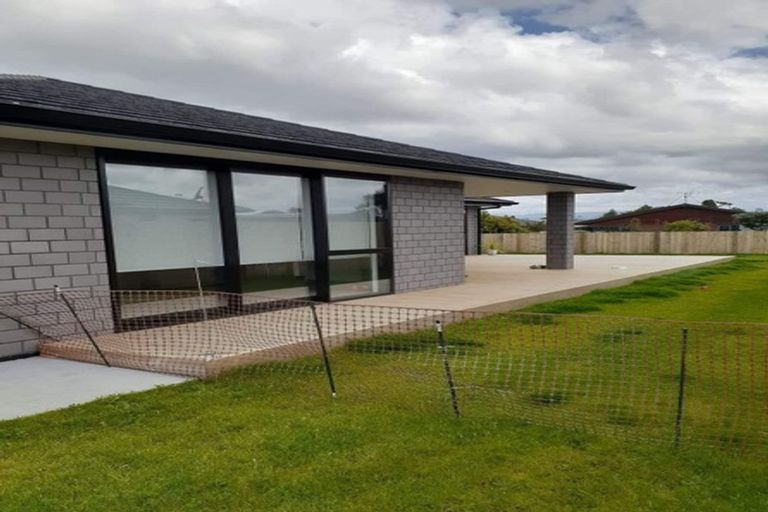 Photo of property in 14 Debenham Drive, Whitianga, 3510