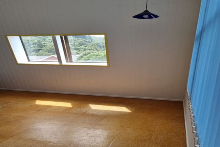 Photo of property in 14 Kekeno Grove, Tirohanga, Lower Hutt, 5010