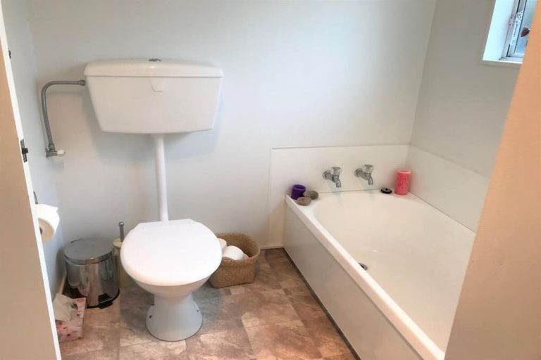 Photo of property in 93d Clemow Road, Fitzroy, New Plymouth, 4312