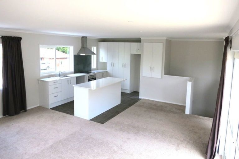 Photo of property in 28 Te Kauri Place, Helensville, 0800