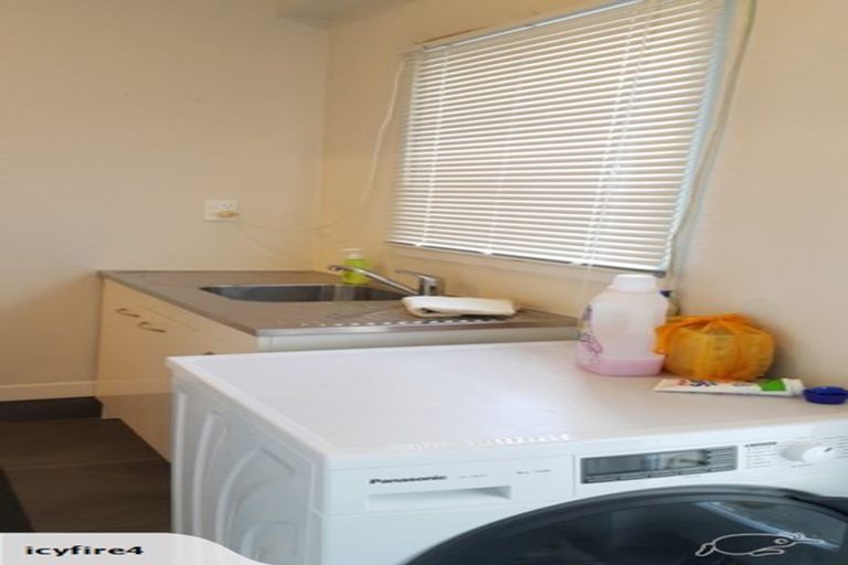 Photo of property in 2/16 Fowler Street, Northcote, Auckland, 0627