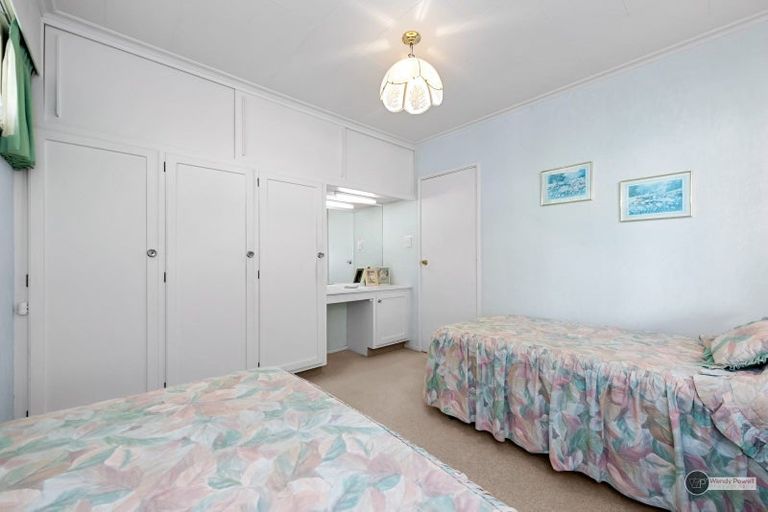 Photo of property in 33 James Grove, Stokes Valley, Lower Hutt, 5019