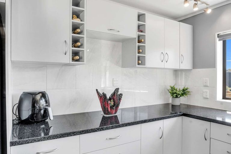 Photo of property in 7 Charisma Court, Kelvin Grove, Palmerston North, 4414