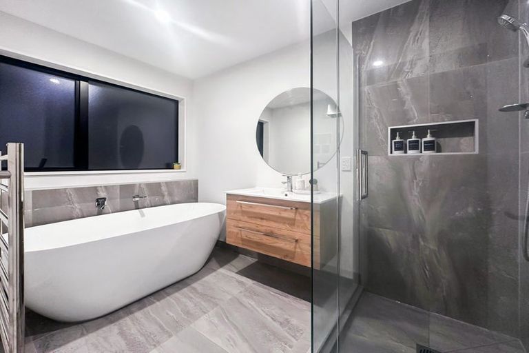 Photo of property in 27 Cousins Street, Woodend, 7691