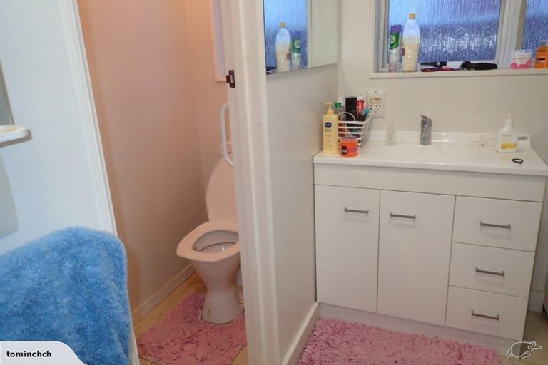 Photo of property in 33b Waimairi Road, Upper Riccarton, Christchurch, 8041